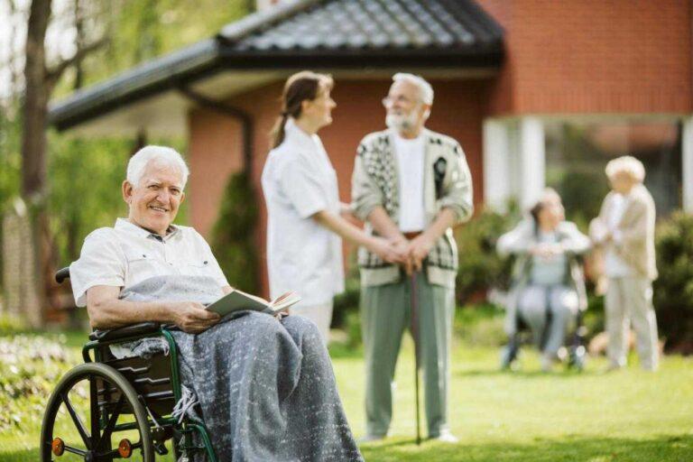How to Evaluate Elder Care Facilities for Cognitive Health Needs