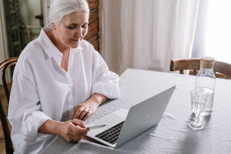 Top 7 Online Learning Designed Platforms for Seniors